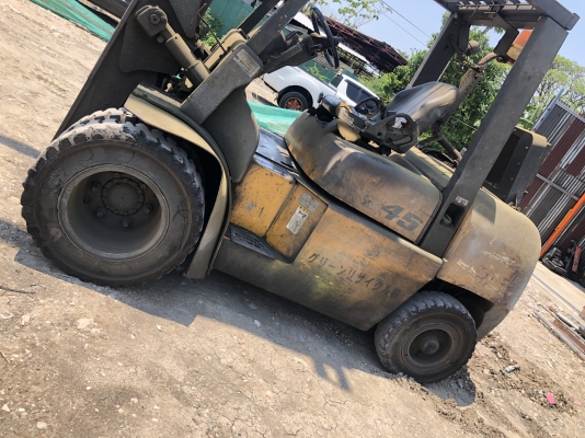 ขาย โฟรคลิฟท์  ที ซี เอ็ม เครื่อง ดีเซล. หนัก 4.5 ตัน เสา 4 . 5 เมตร เกีย ออโต้  ราคา