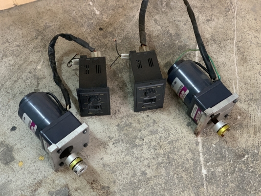 ขายมอเตอร์เกียร์ SPG 15W 220V ไฟบ้าน made in Korea พร้อมชุดปรับรอบ อุปกรณ์ครบ สภาพสวยใหม่มาก หมุนนิ่ม พร้อมใช้งาน มี 2ชุดครับ ราคาชุดละ 1,150 บาทพร้อมส่ง ขายมอเตอร์เกียร์ SPG 15W 220V ไฟบ้าน made in Korea พร้อมชุดปรับรอบ อุปกรณ์ครบ สภาพสวยใหม่มาก หมุนนิ่ม พร้อมใช้งาน มี 2ชุดครับ ราคาชุดละ 1,150 บาทพร้อมส่ง