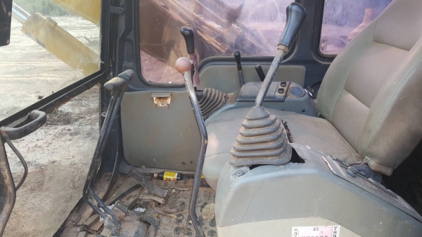 ขาย แบคโฮ KOMATSU PC60-7 ไฟฟ้าตัด เครื่องดี ช่วงล่างโซ่เปลี่ยนใหม เอกสารใบอินวอยซ์