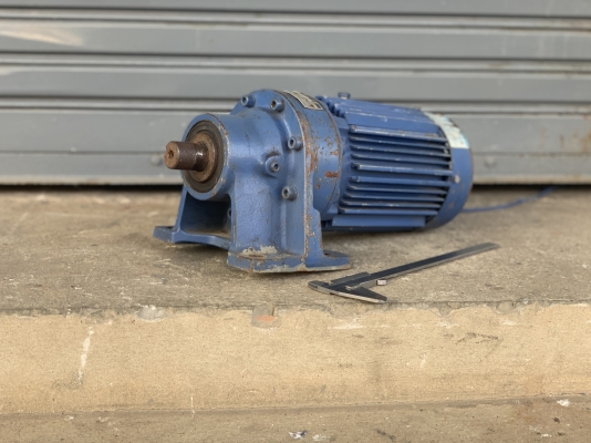 ขายมอเตอร์เกียร์ Cycro drive Sumitomo 1HP. 380V อัตราทด 1:25 made in Japan เพลาออกประมาณ 58รอบต่อนาที สภาพสวย หมุนนิ่ม พร้อมใช้งาน ราคา 4,300 บาท