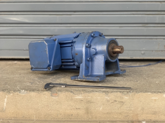 ขายมอเตอร์เกียร์ Cycro drive Sumitomo 1HP. 380V อัตราทด 1:25 made in Japan เพลาออกประมาณ 58รอบต่อนาที สภาพสวย หมุนนิ่ม พร้อมใช้งาน ราคา 4,300 บาท ขายมอเตอร์เกียร์ Cycro drive Sumitomo 1HP. 380V อัตราทด 1:25 made in Japan เพลาออกประมาณ 58รอบต่อนาที สภาพสวย หมุนนิ่ม พร้อมใช้งาน ราคา 4,300 บาท