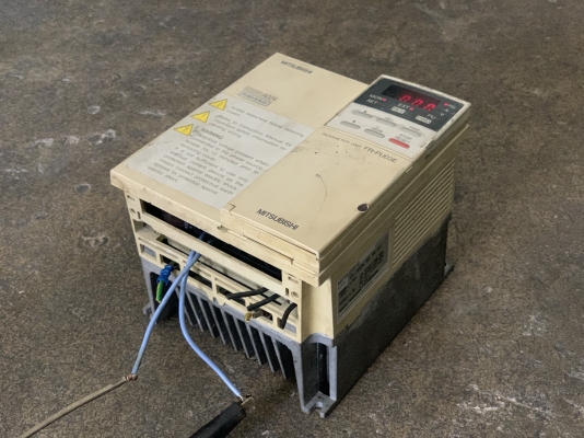 ขายอินเวอร์เตอร์ปรับรอบมอเตอร์ Mitsubishi 0.4Kw. 220V made in Japan แปลงจากไฟบ้านเป็นไฟ 3เฟส ได้ครับ สภาพสวยหายาก พร้อมใช้งานราคา 1,800 บาท ขายอินเวอร์เตอร์ปรับรอบมอเตอร์ Mitsubishi 0.4Kw. 220V made in Japan แปลงจากไฟบ้านเป็นไฟ 3เฟส ได้ครับ สภาพสวยหายาก พร้อมใช้งานราคา 1,800 บาท