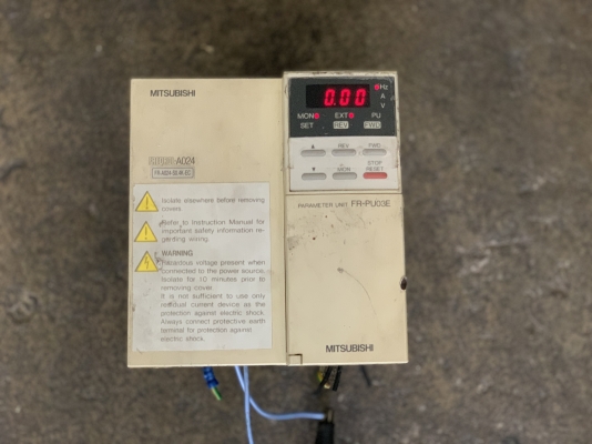 ขายอินเวอร์เตอร์ปรับรอบมอเตอร์ Mitsubishi 0.4Kw. 220V made in Japan แปลงจากไฟบ้านเป็นไฟ 3เฟส ได้ครับ สภาพสวยหายาก พร้อมใช้งานราคา 1,800 บาท