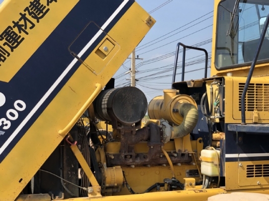 ขายรถตักล้อยาง KOMATSU WA300-1 นำเข้าเองจากญี่ปุ่น สภาพสวยพร้อมใช้ มีVDOการทำงานครับ