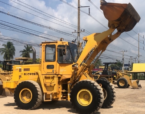 ขายรถตักล้อยาง KOMATSU WA300-3E นำเข้าเองจากญี่ปุ่น สภาพสวยพร้อมใช้งาน มีVDOการทำงานครับ