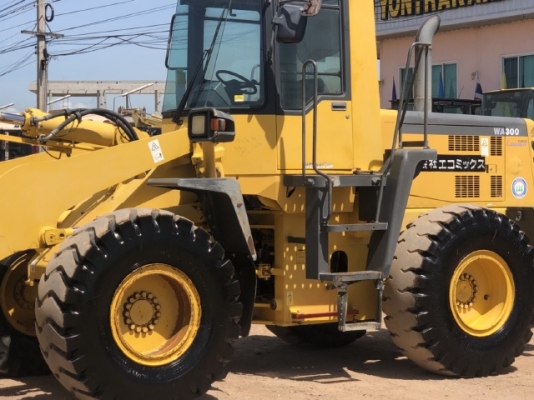 ขายรถตักล้อยาง KOMATSU WA300-3E นำเข้าเองจากญี่ปุ่น สภาพสวยพร้อมใช้ มีVDOการทำงานครับ
