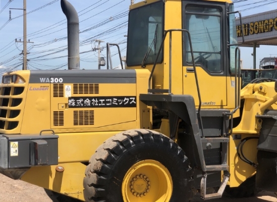 ขายรถตักล้อยาง KOMATSU WA300-3E นำเข้าเองจากญี่ปุ่น สภาพสวยพร้อมใช้ มีVDOการทำงานครับ