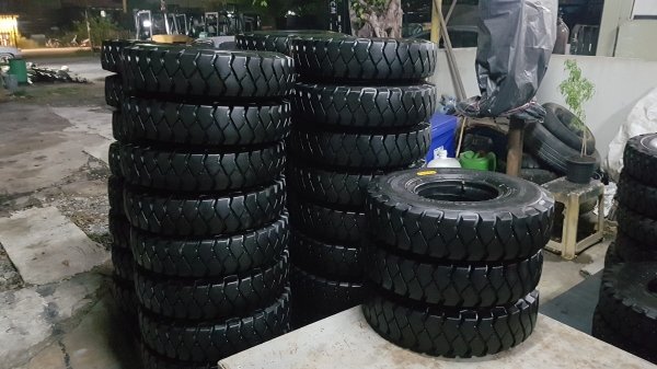 ขายยางลม รถยกโฟล์คลิฟท์ ขนาด 600-15 ,28&times;9-15 , 700-12 ,650-10,600-9 ยางญี่ปุ่น หรือ ไต้หวัน ค่ะ 0844591695 เหมี๋ยวค่ะ