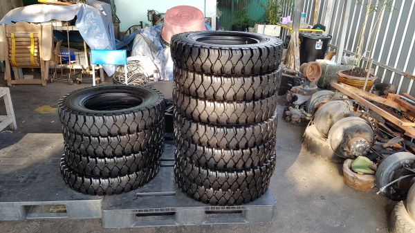 ขายยางลม รถยกโฟล์คลิฟท์ ขนาด 600-15 ,28&times;9-15 , 700-12 ,650-10,600-9 ยางญี่ปุ่น หรือ ไต้หวัน ค่ะ 0844591695 เหมี๋ยวค่ะ