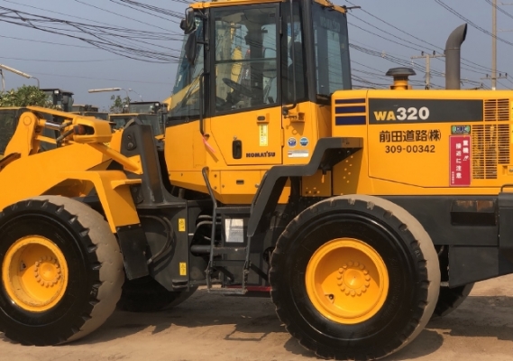 ขายรถตักล้อยาง KOMATSU WA320-6 ปี 2014 นำเข้าเองจากญี่ปุ่น สภาพสวยพร้อมใช้งาน มีVDOการทำงานครับ