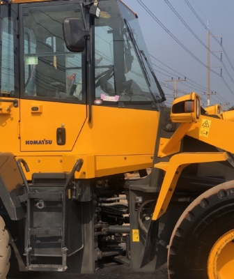ขายรถตักล้อยาง KOMATSU WA320-6 ปี 2014 นำเข้าเองจากญี่ปุ่น สภาพสวยพร้อมใช้งาน มีVDOการทำงานครับ
