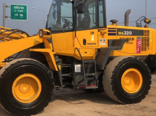 ขายรถตักล้อยาง KOMATSU WA320-6 ปี 2014 นำเข้าเองจากญี่ปุ่น สภาพสวยพร้อมใช้งาน มีVDOการทำงานครับ