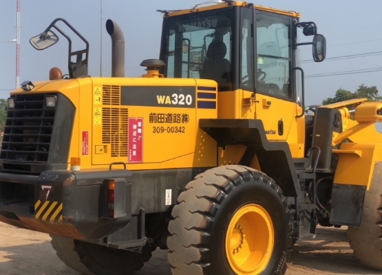 ขายรถตักล้อยาง KOMATSU WA320-6 ปี 2014 นำเข้าเองจากญี่ปุ่น สภาพสวยพร้อมใช้งาน มีVDOการทำงานครับ
