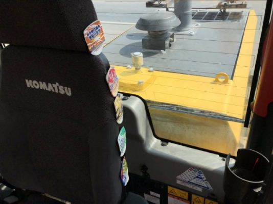 ขายรถตักล้อยาง KOMATSU WA320-7 ปี 2015 นำเข้าเองจากญี่ปุ่น สภาพสวยพร้อมใช้ มีVDOการทำงานครับ