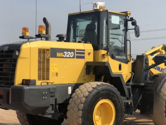ขายรถตักล้อยาง KOMATSU WA320-7 ปี 2015 นำเข้าเองจากญี่ปุ่น สภาพสวยพร้อมใช้ มีVDOการทำงานครับ