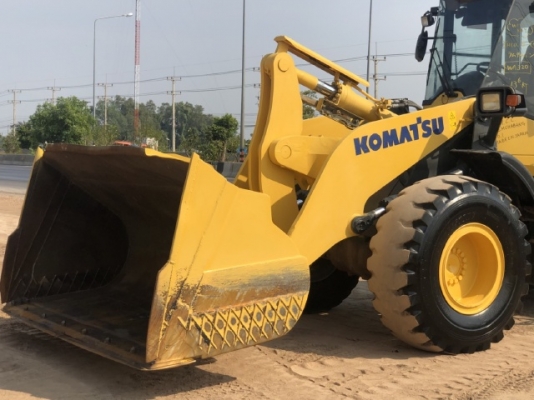 ขายรถตักล้อยาง KOMATSU WA320-7 ปี 2015 นำเข้าเองจากญี่ปุ่น สภาพสวยพร้อมใช้ มีVDOการทำงานครับ
