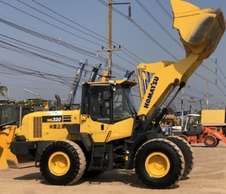ขายรถตักล้อยาง KOMATSU WA320-7 ปี 2015 นำเข้าเองจากญี่ปุ่น สภาพสวยพร้อมใช้ มีVDOการทำงานครับ