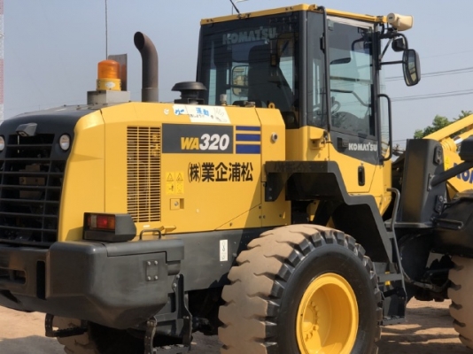 ขายรถตักล้อยาง KOMATSU WA320-7 ปี 2015 นำเข้าเองจากญี่ปุ่น สภาพสวยพร้อมใช้ มีVDOการทำงานครับ