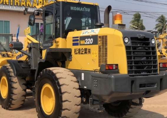 ขายรถตักล้อยาง KOMATSU WA320-7 ปี 2015 นำเข้าเองจากญี่ปุ่น สภาพสวยพร้อมใช้ มีVDOการทำงานครับ