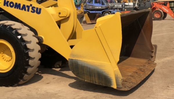 ขายรถตักล้อยาง KOMATSU WA320-7 ปี 2015 นำเข้าเองจากญี่ปุ่น สภาพสวยพร้อมใช้ มีVDOการทำงานครับ