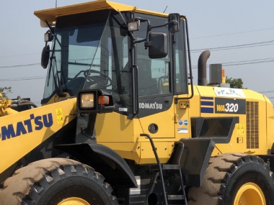 ขายรถตักล้อยาง KOMATSU WA320-7 ปี 2015 นำเข้าเองจากญี่ปุ่น สภาพสวยพร้อมใช้ มีVDOการทำงานครับ