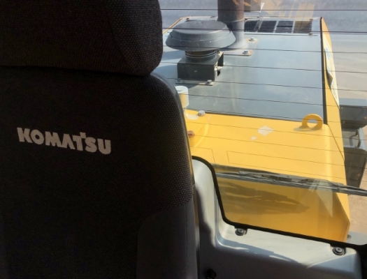 ขายรถตักล้อยาง KOMATSU WA320-7 ปี 2015 นำเข้าเองจากญี่ปุ่น สภาพสวยพร้อมใช้ มีVDOการทำงานครับ