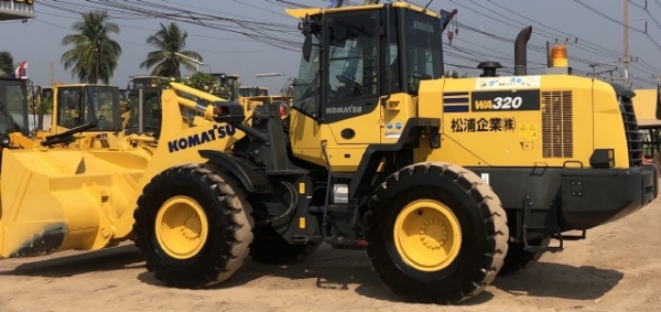 ขายรถตักล้อยาง KOMATSU WA320-7 ปี 2015 นำเข้าเองจากญี่ปุ่น สภาพสวยพร้อมใช้ มีVDOการทำงานครับ ขายรถตักล้อยาง KOMATSU WA320-7 ปี 2015 นำเข้าเองจากญี่ปุ่น สภาพสวยพร้อมใช้ มีVDOการทำงานครับ