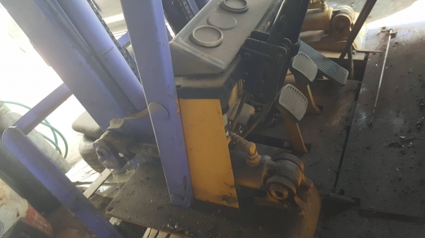 ขาย รถฟอร์คลิฟต์ 2 ตัน KOMATSU FD20-8 เสาสูง 3.60 เมตร รถใช้งานได้ปกติ ราคาต่อรองได้