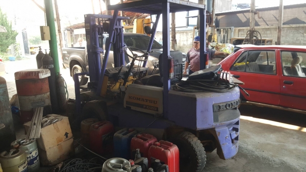 ขาย รถฟอร์คลิฟต์ 2 ตัน KOMATSU FD20-8 เสาสูง 3.60 เมตร รถใช้งานได้ปกติ ราคาต่อรองได้