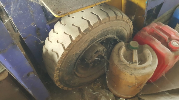 ขาย รถฟอร์คลิฟต์ 2 ตัน KOMATSU FD20-8 เสาสูง 3.60 เมตร รถใช้งานได้ปกติ ราคาต่อรองได้