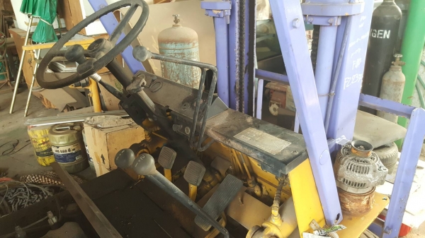 ขาย รถฟอร์คลิฟต์ 2 ตัน KOMATSU FD20-8 เสาสูง 3.60 เมตร รถใช้งานได้ปกติ ราคาต่อรองได้