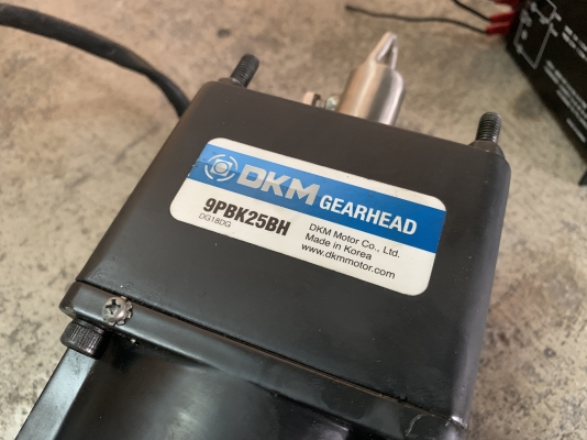 ขายมอเตอร์เกียร์ DKM 180W(1/4HP.) 220V ไฟบ้าน made in Korea พร้อมชุดปรับรอบ อุปกรณ์ครบ สภาพสวยใหม่มาก หมุนนิ่ม พร้อมใช้งาน ราคา 2,200 บาท ขายมอเตอร์เกียร์ DKM 180W(1/4HP.) 220V ไฟบ้าน made in Korea พร้อมชุดปรับรอบ อุปกรณ์ครบ สภาพสวยใหม่มาก หมุนนิ่ม พร้อมใช้งาน ราคา 2,200 บาท