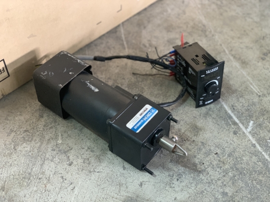 ขายมอเตอร์เกียร์ DKM 180W(1/4HP.) 220V ไฟบ้าน made in Korea พร้อมชุดปรับรอบ อุปกรณ์ครบ สภาพสวยใหม่มาก หมุนนิ่ม พร้อมใช้งาน ราคา 2,200 บาท ขายมอเตอร์เกียร์ DKM 180W(1/4HP.) 220V ไฟบ้าน made in Korea พร้อมชุดปรับรอบ อุปกรณ์ครบ สภาพสวยใหม่มาก หมุนนิ่ม พร้อมใช้งาน ราคา 2,200 บาท