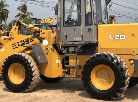 ขายรถตักล้อยาง TCM L20-3 แขนยาวพิเศษ นำเข้าจากญี่ปุ่น สภาพสวยพร้อมใช้งาน มีVDOการทำงานครับ