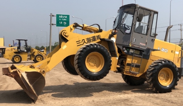 ขายรถตักล้อยาง TCM L20-3 แขนยาวพิเศษ นำเข้าจากญี่ปุ่น สภาพสวยพร้อมใช้งาน มีVDOการทำงานครับ