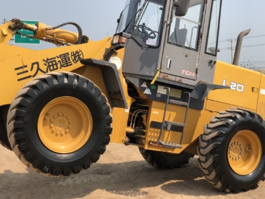 ขายรถตักล้อยาง TCM L20-3 แขนยาวพิเศษ นำเข้าจากญี่ปุ่น สภาพสวยพร้อมใช้งาน มีVDOการทำงานครับ