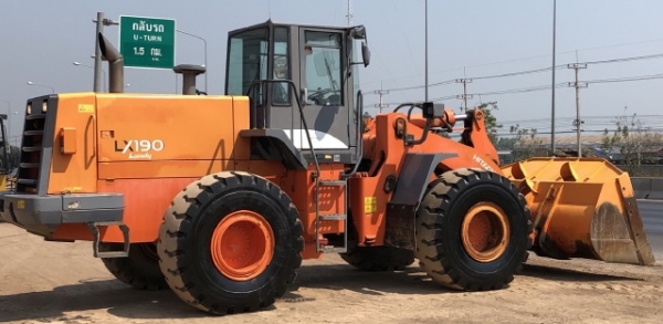 ขายรถตักล้อยาง TCM L35-3 (HITACHI LX190-7) นำเข้าเองจากญี่ปุ่น สภาพสวยพร้อมใช้ มีVDOการทำงานครับ