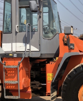 ขายรถตักล้อยาง TCM L35-3 (HITACHI LX190-7) นำเข้าเองจากญี่ปุ่น สภาพสวยพร้อมใช้ มีVDOการทำงานครับ