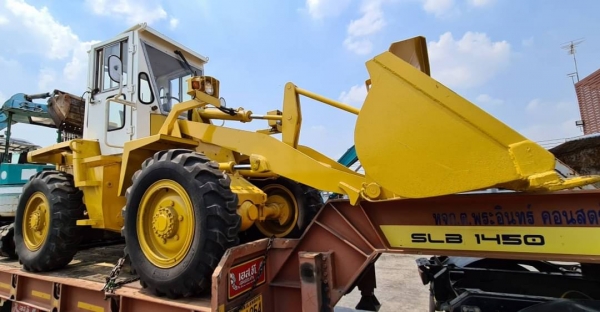 ขายด่วนรถตักโตต้าSD20HLเอวอ่อนขับ4ล้อมีวิดีโอให้ดูรถนอกนำเข้าขนาดใหญ่ตัก1.5คิวยกสูง3เมตรเกียร์ทอร์คเครื่องดีเซล2H6สูบปั้มแรงเทียบเท่าโคมัสซูWA80รถเพื่งนำเข้ามายังไม่เคยใช้งานในเลย