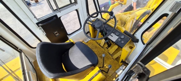 ขายด่วนรถตักโตต้าSD20HLเอวอ่อนขับ4ล้อมีวิดีโอให้ดูรถนอกนำเข้าขนาดใหญ่ตัก1.5คิวยกสูง3เมตรเกียร์ทอร์คเครื่องดีเซล2H6สูบปั้มแรงเทียบเท่าโคมัสซูWA80รถเพื่งนำเข้ามายังไม่เคยใช้งานในเลย