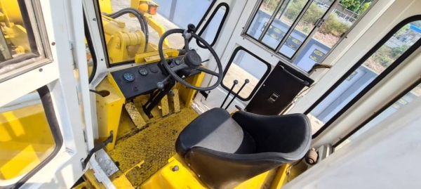 ขายด่วนรถตักโตต้าSD20HLเอวอ่อนขับ4ล้อมีวิดีโอให้ดูรถนอกนำเข้าขนาดใหญ่ตัก1.5คิวยกสูง3เมตรเกียร์ทอร์คเครื่องดีเซล2H6สูบปั้มแรงเทียบเท่าโคมัสซูWA80รถเพื่งนำเข้ามายังไม่เคยใช้งานในเลย