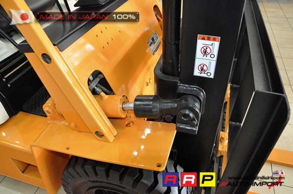 ขายรถโฟล์คลิฟท์มือสอง KOMATSU รุ่น FD25-8-146238 นำเข้าจากประเทศญี่ปุ่น 100\% ไม่เคยใช้งานในไทย