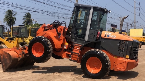 ขายรถตักล้อยาง HITACHI ZW140 (เท่าเทียบ WA200-6) ปี 2012 นำเข้าจากญี่ปุ่น มีVDOการทำงานครับ
