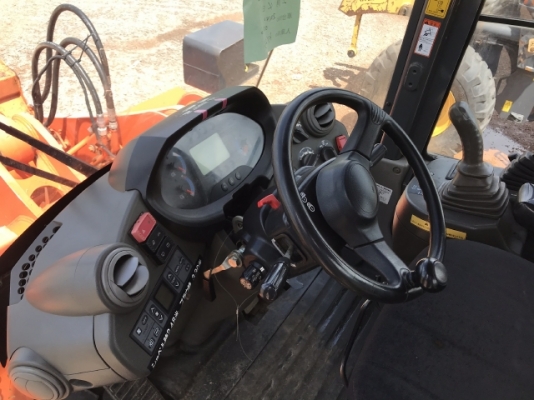 ขายรถตักล้อยาง HITACHI ZW140 (เท่าเทียบ WA200-6) ปี 2012 นำเข้าจากญี่ปุ่น มีVDOการทำงานครับ