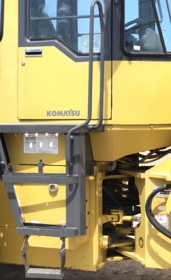 ขายรถตักล้อยาง KOMATSU WA200-3 รถนอกนำเข้าจากญี่ปุ่น สภาพสวยพร้อมใช้ มีVDOการทำงานครับ