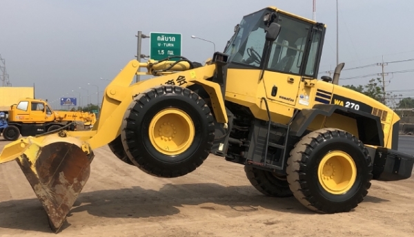 ขายรถตักล้อยาง KOMATSU WA270-5 นำเข้าเองจากญี่ปุ่น สภาพสวยพร้อมใช้ มีVDOการทำงานครับ