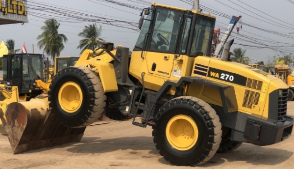 ขายรถตักล้อยาง KOMATSU WA270-5 นำเข้าเองจากญี่ปุ่น สภาพสวยพร้อมใช้ มีVDOการทำงานครับ