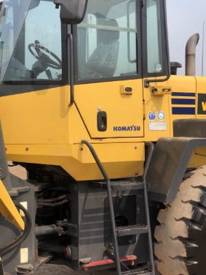 ขายรถตักล้อยาง KOMATSU WA270-5 นำเข้าเองจากญี่ปุ่น สภาพสวยพร้อมใช้ มีVDOการทำงานครับ