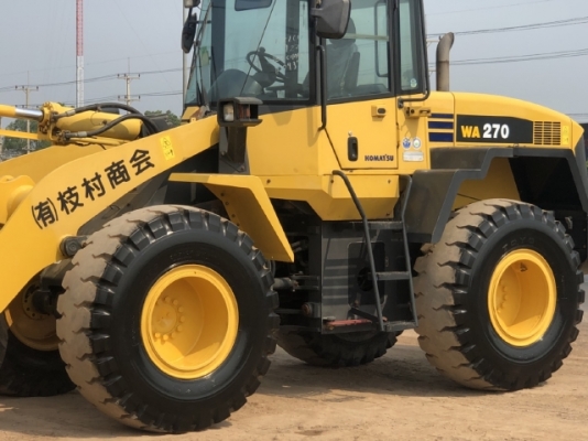 ขายรถตักล้อยาง KOMATSU WA270-5 นำเข้าเองจากญี่ปุ่น สภาพสวยพร้อมใช้ มีVDOการทำงานครับ