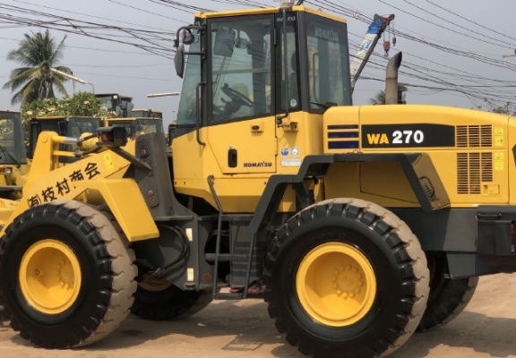 ขายรถตักล้อยาง KOMATSU WA270-5 นำเข้าเองจากญี่ปุ่น สภาพสวยพร้อมใช้ มีVDOการทำงานครับ